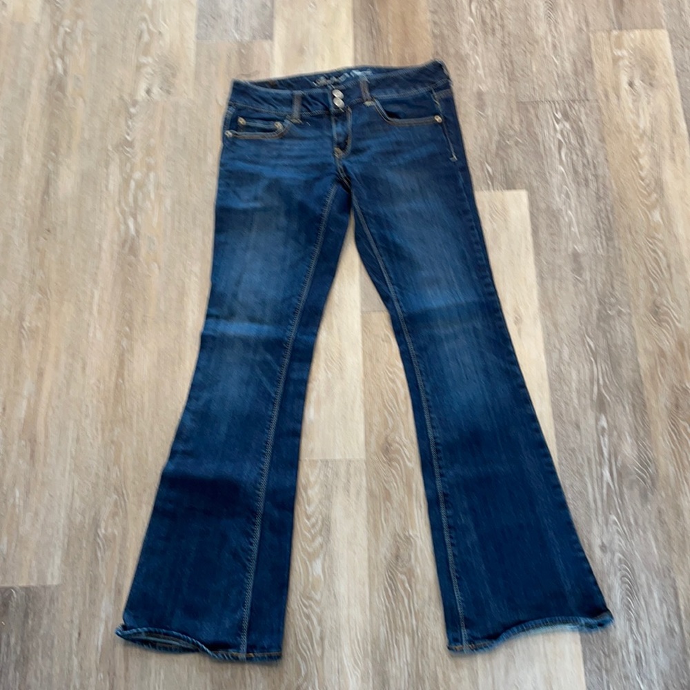 American Eagle women’s jeans